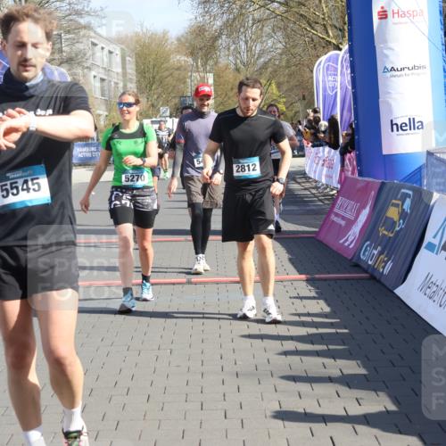 12.04.2026 - 45. Internationalen Wilhelmsburger Insellauf Strokosch-Dieckow http://msf.ph/oto/9454264 12.04.2026 10:42:02 Ziel 2812, 5270, 5416, 4963, 3831, 4602, 4667, 3229 meine-sportfotos.de