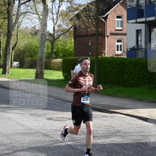 12.04.2026 - 45. Internationalen Wilhelmsburger Insellauf J. Mangold http://msf.ph/oto/9454267 12.04.2026 10:18:21 Ziel 3262, 5554, 4733, 4583, 4117, 3644, 2757 meine-sportfotos.de