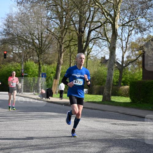 12.04.2026 - 45. Internationalen Wilhelmsburger Insellauf J. Mangold http://msf.ph/oto/9454327 12.04.2026 10:18:43 Ziel 4733, 4583, 4117, 3644, 2757, 5049, 2671, 2549, 3289 meine-sportfotos.de
