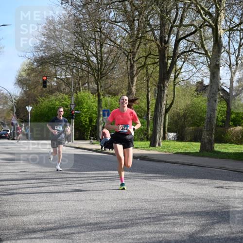 12.04.2026 - 45. Internationalen Wilhelmsburger Insellauf J. Mangold http://msf.ph/oto/9454342 12.04.2026 10:18:45 Ziel 4733, 4583, 4117, 3644, 2757, 5049, 2671, 2549, 3289, 5456, 2789 meine-sportfotos.de