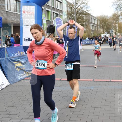 12.04.2026 - 45. Internationalen Wilhelmsburger Insellauf Strokosch-Dieckow http://msf.ph/oto/9454348 12.04.2026 13:05:08 Ziel 2798, 5088 meine-sportfotos.de