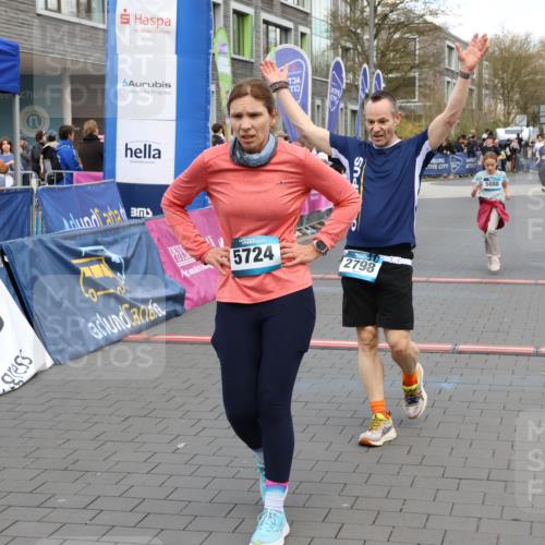 12.04.2026 - 45. Internationalen Wilhelmsburger Insellauf Strokosch-Dieckow http://msf.ph/oto/9454353 12.04.2026 13:05:08 Ziel 2798, 5088 meine-sportfotos.de