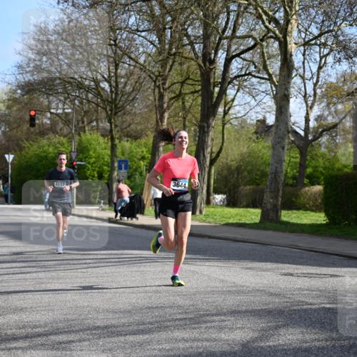 12.04.2026 - 45. Internationalen Wilhelmsburger Insellauf J. Mangold http://msf.ph/oto/9454354 12.04.2026 10:18:46 Ziel 4733, 4583, 4117, 3644, 2757, 5049, 2671, 2549, 3289, 5456, 2789 meine-sportfotos.de
