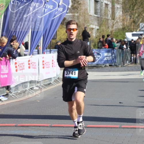 12.04.2026 - 45. Internationalen Wilhelmsburger Insellauf Strokosch-Dieckow http://msf.ph/oto/9454364 12.04.2026 10:42:28 Ziel 4615 meine-sportfotos.de
