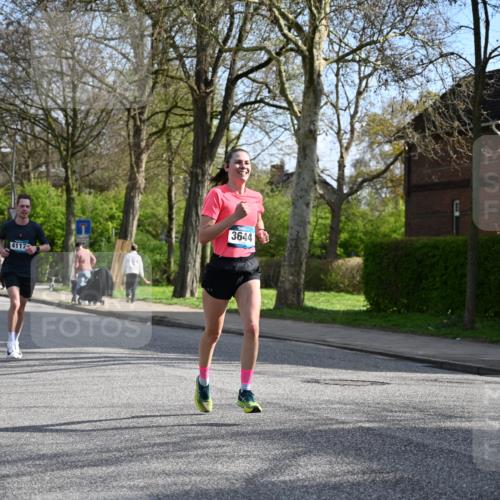 12.04.2026 - 45. Internationalen Wilhelmsburger Insellauf J. Mangold http://msf.ph/oto/9454367 12.04.2026 10:18:46 Ziel 4733, 4583, 4117, 3644, 2757, 5049, 2671, 2549, 3289, 5456, 2789 meine-sportfotos.de