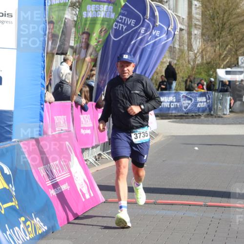 12.04.2026 - 45. Internationalen Wilhelmsburger Insellauf Strokosch-Dieckow http://msf.ph/oto/9454386 12.04.2026 10:29:38 Ziel 3735 meine-sportfotos.de