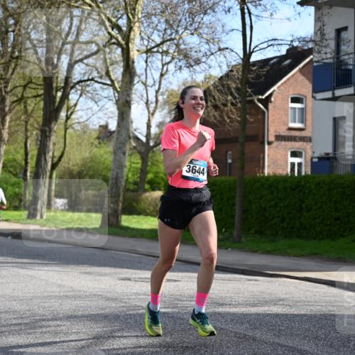 12.04.2026 - 45. Internationalen Wilhelmsburger Insellauf J. Mangold http://msf.ph/oto/9454389 12.04.2026 10:18:47 Ziel 4733, 4583, 4117, 3644, 2757, 5049, 2671, 2549, 3289, 5456, 2789 meine-sportfotos.de