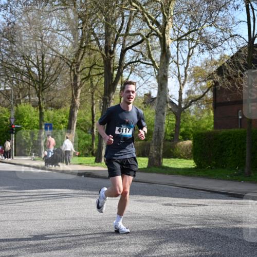 12.04.2026 - 45. Internationalen Wilhelmsburger Insellauf J. Mangold http://msf.ph/oto/9454395 12.04.2026 10:18:48 Ziel 4733, 4583, 4117, 3644, 2757, 5049, 2671, 2549, 3289, 5456, 2789 meine-sportfotos.de