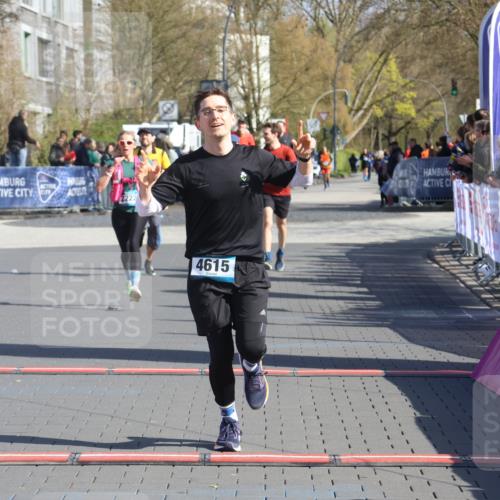 12.04.2026 - 45. Internationalen Wilhelmsburger Insellauf Strokosch-Dieckow http://msf.ph/oto/9454425 12.04.2026 10:42:30 Ziel 4615, 2222 meine-sportfotos.de
