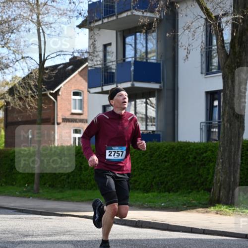 12.04.2026 - 45. Internationalen Wilhelmsburger Insellauf J. Mangold http://msf.ph/oto/9454428 12.04.2026 10:19:01 Ziel 2757, 5049, 2671, 2549, 3289, 5456, 2789, 5652 meine-sportfotos.de