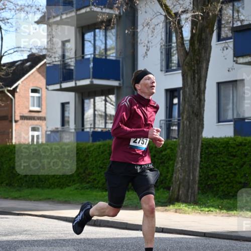12.04.2026 - 45. Internationalen Wilhelmsburger Insellauf J. Mangold http://msf.ph/oto/9454436 12.04.2026 10:19:01 Ziel 2757, 5049, 2671, 2549, 3289, 5456, 2789, 5652 meine-sportfotos.de