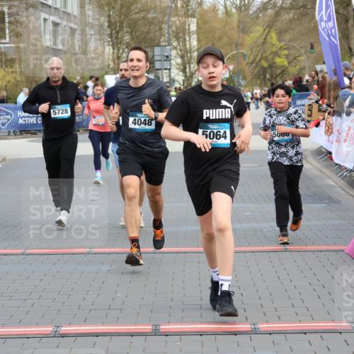 12.04.2026 - 45. Internationalen Wilhelmsburger Insellauf Strokosch-Dieckow http://msf.ph/oto/9454437 12.04.2026 13:04:59 Ziel 5064, 4048, 5423, 5066, 5458, 5728, 5724 meine-sportfotos.de