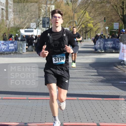 12.04.2026 - 45. Internationalen Wilhelmsburger Insellauf Strokosch-Dieckow http://msf.ph/oto/9454444 12.04.2026 10:29:43 Ziel 3778 meine-sportfotos.de