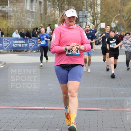 12.04.2026 - 45. Internationalen Wilhelmsburger Insellauf Strokosch-Dieckow http://msf.ph/oto/9454462 12.04.2026 13:04:54 Ziel 5248, 5064 meine-sportfotos.de