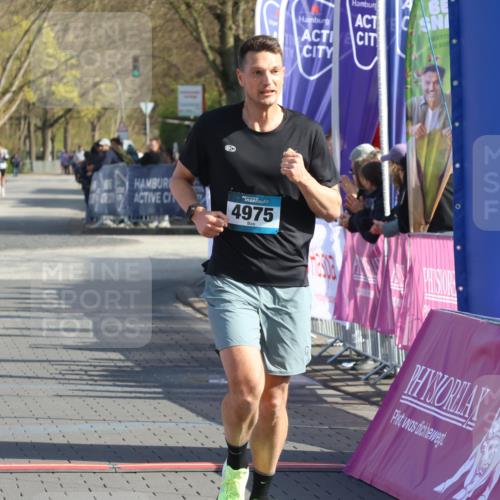 12.04.2026 - 45. Internationalen Wilhelmsburger Insellauf Strokosch-Dieckow http://msf.ph/oto/9454472 12.04.2026 10:29:48 Ziel 4975, 4027 meine-sportfotos.de