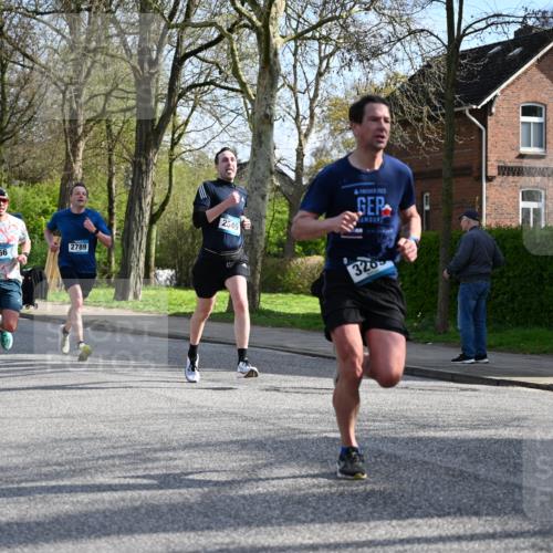 12.04.2026 - 45. Internationalen Wilhelmsburger Insellauf J. Mangold http://msf.ph/oto/9454476 12.04.2026 10:19:27 Ziel 2671, 2549, 3289, 5456, 2789, 5652, 3976, 4162 meine-sportfotos.de