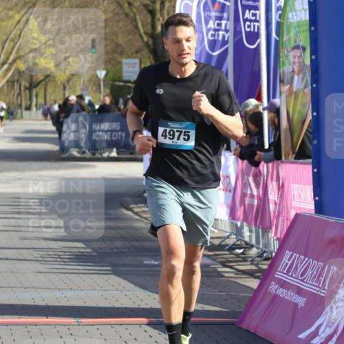 12.04.2026 - 45. Internationalen Wilhelmsburger Insellauf Strokosch-Dieckow http://msf.ph/oto/9454478 12.04.2026 10:29:48 Ziel 4975, 4027 meine-sportfotos.de