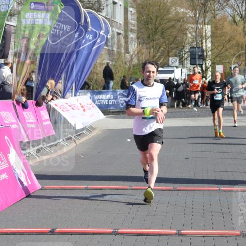 12.04.2026 - 45. Internationalen Wilhelmsburger Insellauf Strokosch-Dieckow http://msf.ph/oto/9454491 12.04.2026 10:29:51 Ziel 4975, 4027 meine-sportfotos.de