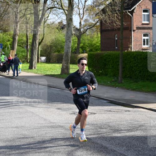 12.04.2026 - 45. Internationalen Wilhelmsburger Insellauf J. Mangold http://msf.ph/oto/9454551 12.04.2026 10:20:52 Ziel 3134, 3208, 2212, 4003, 5591, 2127, 3099, 3099 meine-sportfotos.de