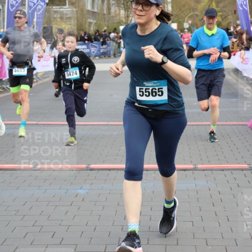 12.04.2026 - 45. Internationalen Wilhelmsburger Insellauf Strokosch-Dieckow http://msf.ph/oto/9454555 12.04.2026 13:04:42 Ziel 5257, 4647, 5565, 4600, 5474, 4653, 5420, 5599, 5620, 4951, 4115 meine-sportfotos.de