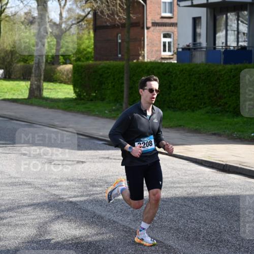 12.04.2026 - 45. Internationalen Wilhelmsburger Insellauf J. Mangold http://msf.ph/oto/9454562 12.04.2026 10:20:52 Ziel 3134, 3208, 2212, 4003, 5591, 2127, 3099, 3099 meine-sportfotos.de