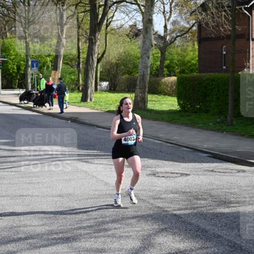 12.04.2026 - 45. Internationalen Wilhelmsburger Insellauf J. Mangold http://msf.ph/oto/9454568 12.04.2026 10:20:56 Ziel 3134, 3208, 2212, 4003, 5591, 2127, 3099, 2253 meine-sportfotos.de