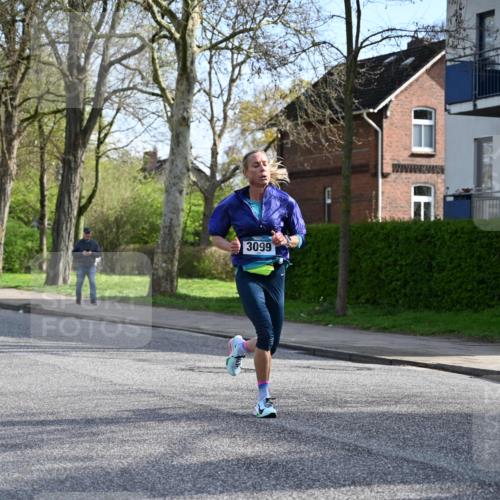 12.04.2026 - 45. Internationalen Wilhelmsburger Insellauf J. Mangold http://msf.ph/oto/9454583 12.04.2026 10:21:20 Ziel 2127, 3099, 2253, 3137, 3137, 3930, 3317 meine-sportfotos.de
