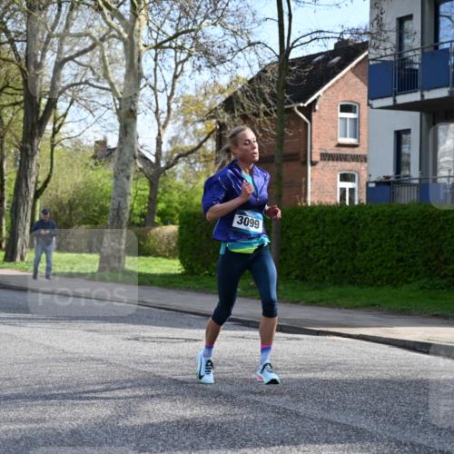 12.04.2026 - 45. Internationalen Wilhelmsburger Insellauf J. Mangold http://msf.ph/oto/9454585 12.04.2026 10:21:20 Ziel 2127, 3099, 2253, 3137, 3137, 3930, 3317 meine-sportfotos.de