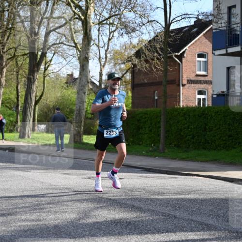 12.04.2026 - 45. Internationalen Wilhelmsburger Insellauf J. Mangold http://msf.ph/oto/9454597 12.04.2026 10:21:32 Ziel 2253, 3137, 3137, 3930, 3317, 3771, 2010 meine-sportfotos.de