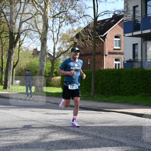 12.04.2026 - 45. Internationalen Wilhelmsburger Insellauf J. Mangold http://msf.ph/oto/9454601 12.04.2026 10:21:33 Ziel 2253, 3137, 3930, 3317, 3771, 3771, 2010 meine-sportfotos.de