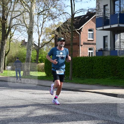 12.04.2026 - 45. Internationalen Wilhelmsburger Insellauf J. Mangold http://msf.ph/oto/9454602 12.04.2026 10:21:33 Ziel 2253, 3137, 3930, 3317, 3771, 3771, 2010 meine-sportfotos.de