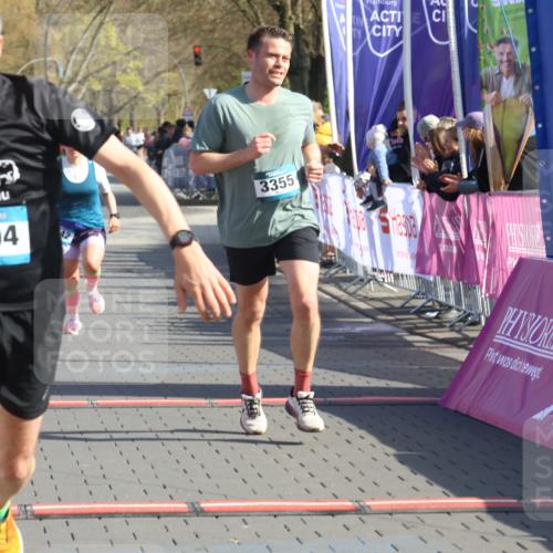 12.04.2026 - 45. Internationalen Wilhelmsburger Insellauf Strokosch-Dieckow http://msf.ph/oto/9454625 12.04.2026 10:29:57 Ziel 5804, 3355, 4142, 2627 meine-sportfotos.de