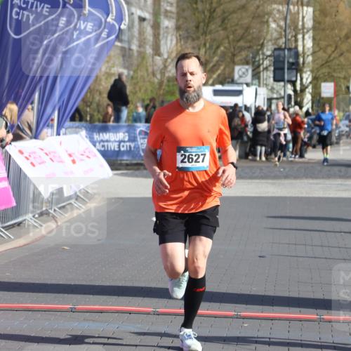 12.04.2026 - 45. Internationalen Wilhelmsburger Insellauf Strokosch-Dieckow http://msf.ph/oto/9454631 12.04.2026 10:30:00 Ziel 5804, 3355, 4142, 2627 meine-sportfotos.de