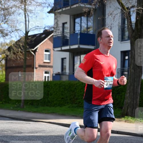 12.04.2026 - 45. Internationalen Wilhelmsburger Insellauf J. Mangold http://msf.ph/oto/9454635 12.04.2026 10:21:50 Ziel 3137, 3930, 3317, 3771, 2010, 3053, 4694, 5507 meine-sportfotos.de