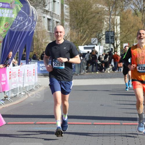 12.04.2026 - 45. Internationalen Wilhelmsburger Insellauf Strokosch-Dieckow http://msf.ph/oto/9454639 12.04.2026 10:42:55 Ziel 2252 meine-sportfotos.de