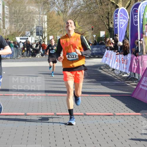 12.04.2026 - 45. Internationalen Wilhelmsburger Insellauf Strokosch-Dieckow http://msf.ph/oto/9454658 12.04.2026 10:42:56 Ziel 2252, 3091, 5442 meine-sportfotos.de