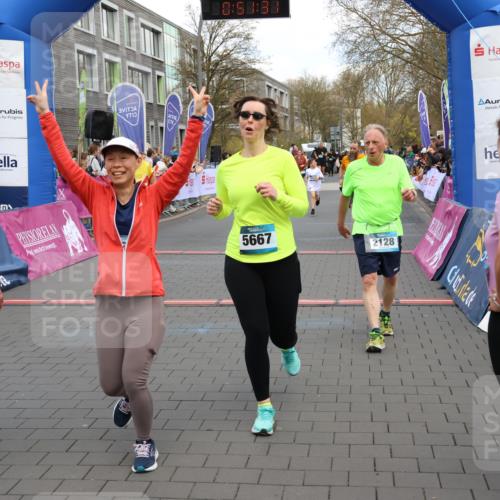 12.04.2026 - 45. Internationalen Wilhelmsburger Insellauf Strokosch-Dieckow http://msf.ph/oto/9454672 12.04.2026 13:04:31 Ziel 5469, 2128, 5667, 2089, 3870, 5193, 2307 meine-sportfotos.de