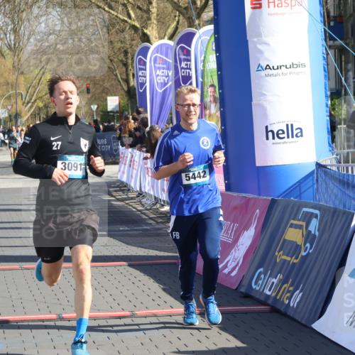 12.04.2026 - 45. Internationalen Wilhelmsburger Insellauf Strokosch-Dieckow http://msf.ph/oto/9454682 12.04.2026 10:43:00 Ziel 3091, 5442 meine-sportfotos.de