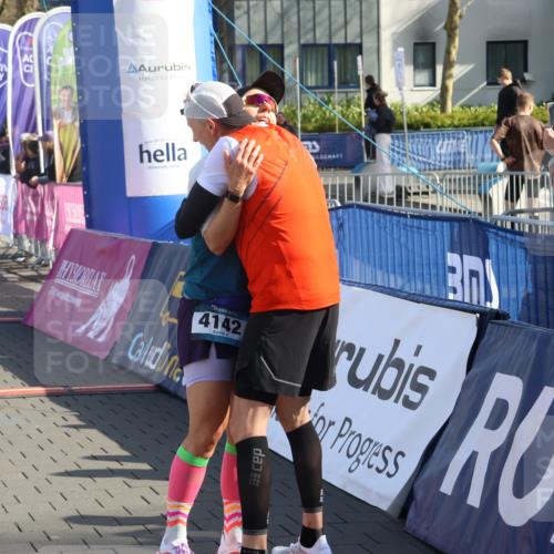 12.04.2026 - 45. Internationalen Wilhelmsburger Insellauf Strokosch-Dieckow http://msf.ph/oto/9454689 12.04.2026 10:30:14 Ziel 3542, 4511, 5459 meine-sportfotos.de