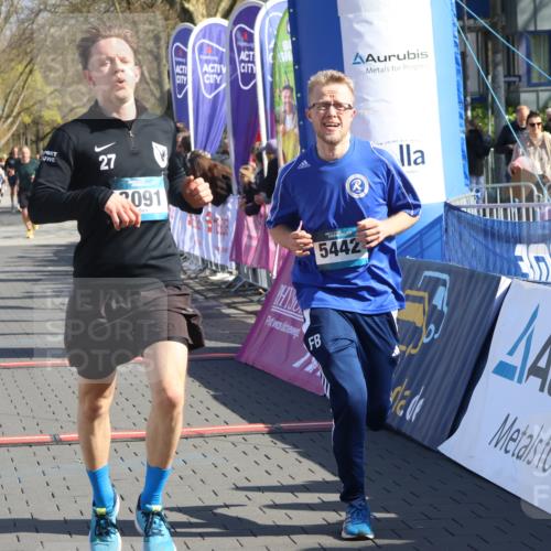 12.04.2026 - 45. Internationalen Wilhelmsburger Insellauf Strokosch-Dieckow http://msf.ph/oto/9454708 12.04.2026 10:43:01 Ziel 3091, 5442 meine-sportfotos.de