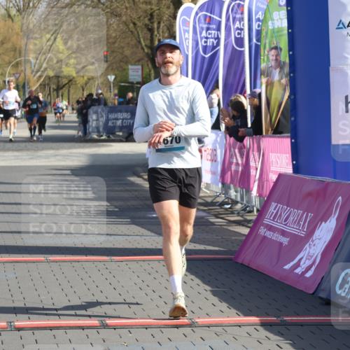 12.04.2026 - 45. Internationalen Wilhelmsburger Insellauf Strokosch-Dieckow http://msf.ph/oto/9454717 12.04.2026 10:30:21 Ziel 4670 meine-sportfotos.de