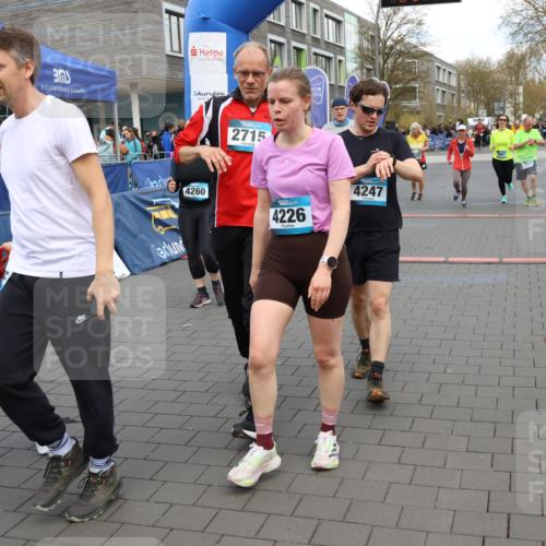 12.04.2026 - 45. Internationalen Wilhelmsburger Insellauf Strokosch-Dieckow http://msf.ph/oto/9454718 12.04.2026 13:04:27 Ziel 4226, 5250, 4247, 2715, 4260, 3034, 5469, 2128, 5667, 2089 meine-sportfotos.de
