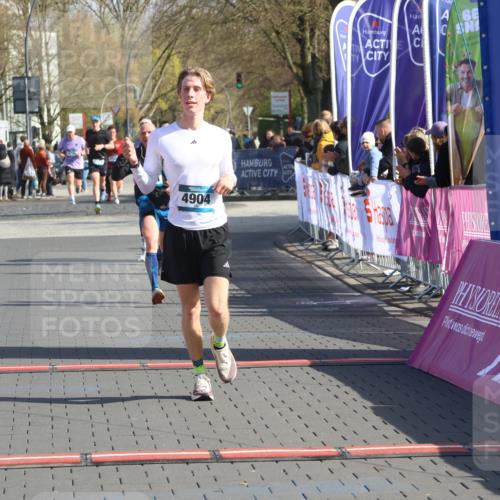 12.04.2026 - 45. Internationalen Wilhelmsburger Insellauf Strokosch-Dieckow http://msf.ph/oto/9454747 12.04.2026 10:30:30 Ziel 4904, 5534 meine-sportfotos.de