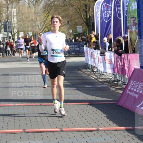 12.04.2026 - 45. Internationalen Wilhelmsburger Insellauf Strokosch-Dieckow http://msf.ph/oto/9454750 12.04.2026 10:30:30 Ziel 4904, 5534 meine-sportfotos.de