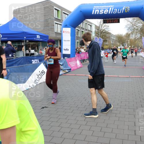 12.04.2026 - 45. Internationalen Wilhelmsburger Insellauf Strokosch-Dieckow http://msf.ph/oto/9454763 12.04.2026 13:04:20 Ziel 4032, 4345, 2369, 3768, 5155, 4226, 5250, 4247 meine-sportfotos.de