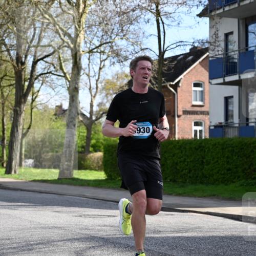 12.04.2026 - 45. Internationalen Wilhelmsburger Insellauf J. Mangold http://msf.ph/oto/9454772 12.04.2026 10:21:55 Ziel 3137, 3930, 3317, 3771, 2010, 3053, 4694, 5507, 5561 meine-sportfotos.de