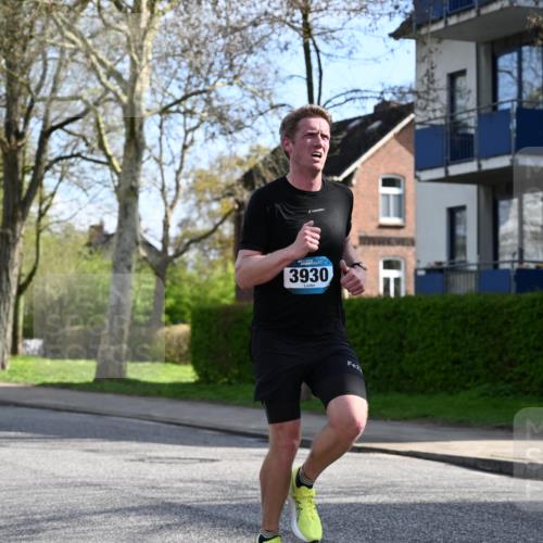 12.04.2026 - 45. Internationalen Wilhelmsburger Insellauf J. Mangold http://msf.ph/oto/9454774 12.04.2026 10:21:55 Ziel 3137, 3930, 3317, 3771, 2010, 3053, 4694, 5507, 5561 meine-sportfotos.de