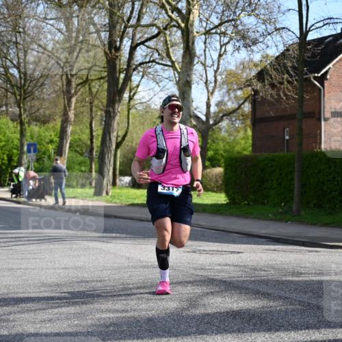 12.04.2026 - 45. Internationalen Wilhelmsburger Insellauf J. Mangold http://msf.ph/oto/9454781 12.04.2026 10:21:58 Ziel 3930, 3317, 3771, 2010, 3053, 4694, 5507, 5561, 3963 meine-sportfotos.de