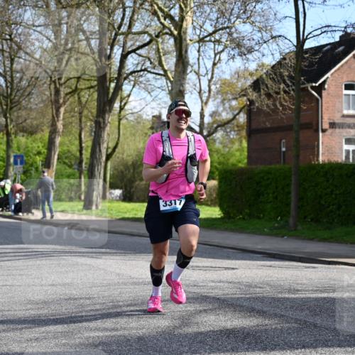 12.04.2026 - 45. Internationalen Wilhelmsburger Insellauf J. Mangold http://msf.ph/oto/9454783 12.04.2026 10:21:58 Ziel 3930, 3317, 3771, 2010, 3053, 4694, 5507, 5561, 3963 meine-sportfotos.de