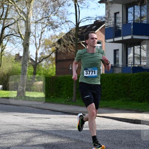 12.04.2026 - 45. Internationalen Wilhelmsburger Insellauf J. Mangold http://msf.ph/oto/9454803 12.04.2026 10:22:03 Ziel 3930, 3317, 3771, 2010, 3053, 4694, 3053, 4694, 5507, 5561, 5561, 3963, 5271 meine-sportfotos.de
